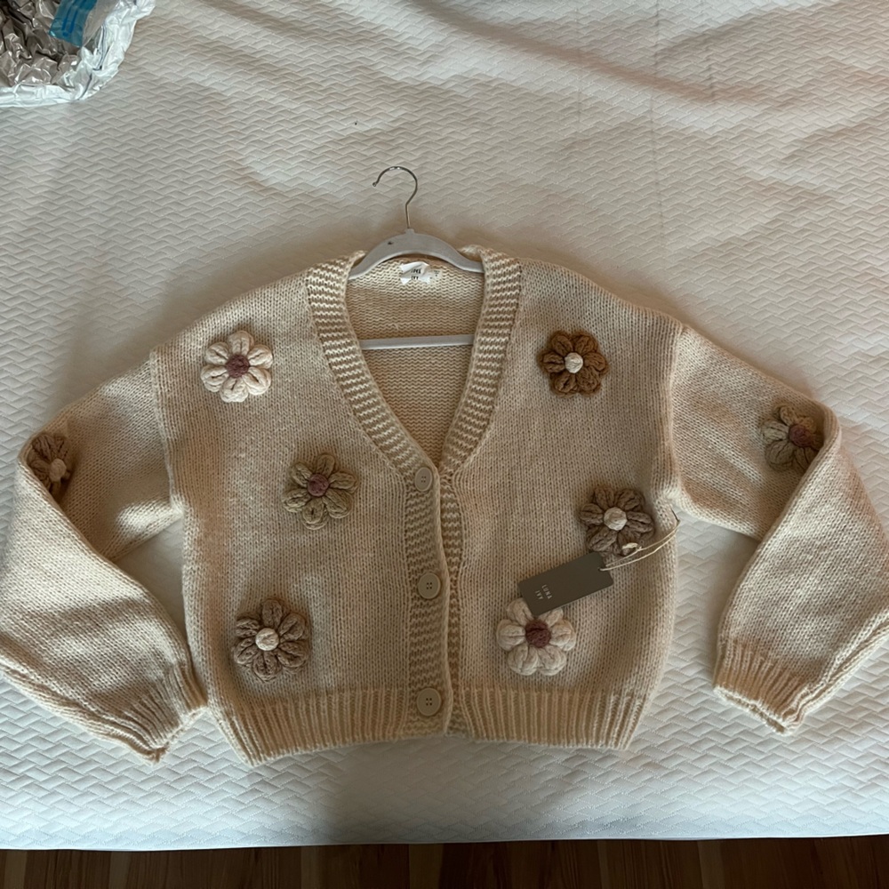Chic Floral Cream Cardigan